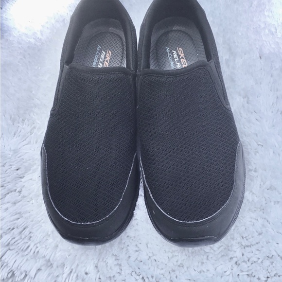 Skechers Men's Black Slip-On Loafers - Picture 1 of 7